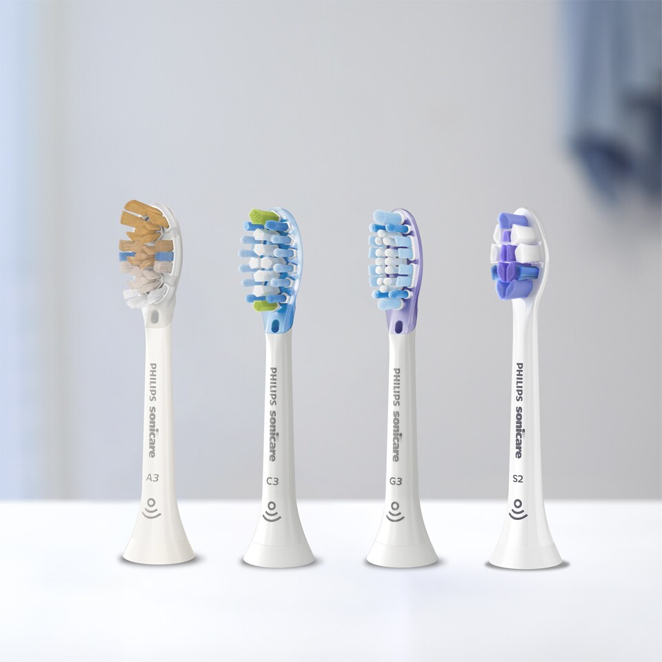 Sonicare Bürstenköpfe angeordnet auf einem Tisch