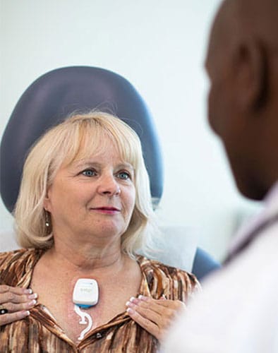 Konsultation zwischen Arzt und Patientin