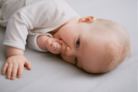 Baby nimmt keine Flasche: 10 Tipps