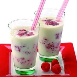 Apfel- Fruchtshake Mit Buttermilch Und Himbeeren | Philips