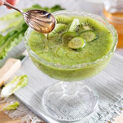 Cucumber kiwifruit with bok choy