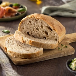 Hausgemachtes Sauerteigbrot