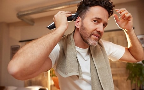 Haare selber schneiden – Tipps für den Maschinen-Schnitt zuhause