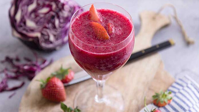 Erdbeer, Rotkohl, Karotte, Kokos Smoothie