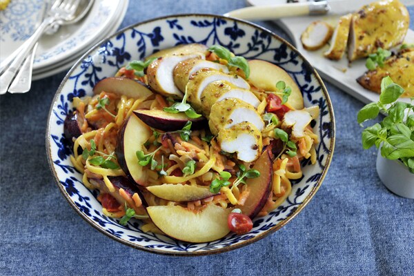 Pasta mit Hähnchen und Nektarine