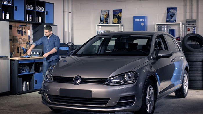 So tauschen Sie Scheinwerferlampen an Ihrem Volkswagen Golf VII aus