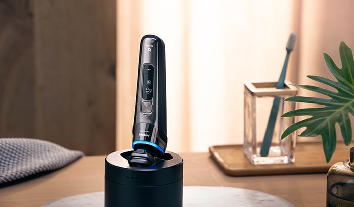 So reinigen Sie Ihren S9000 Shaver
