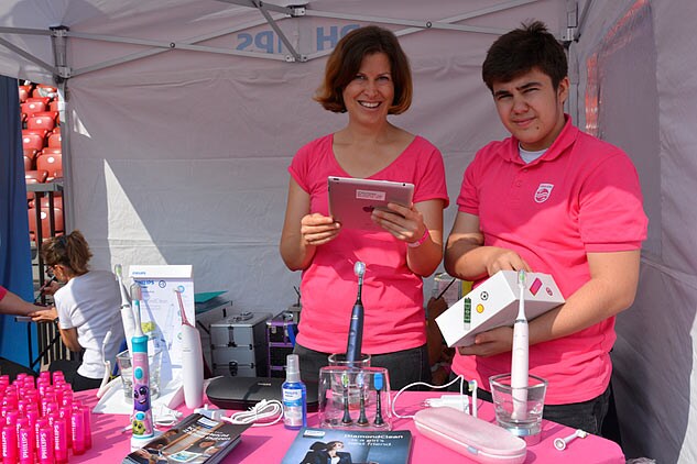 Es gab Vieles zu entdecken: Glitzertattoos und farbige Motive und ein Gewinnspiel um eine neue Philips Sonicare DiamondClean Smart Schallzahnbürste.