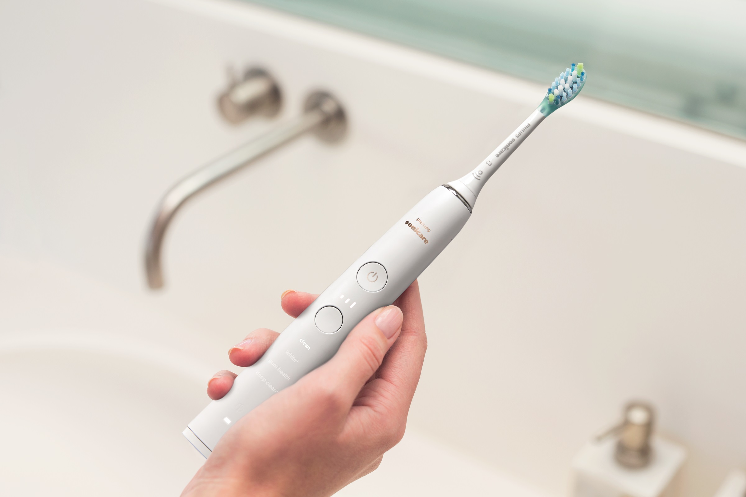 Philips Sonicare DiamondClean 9000 News center Philips
