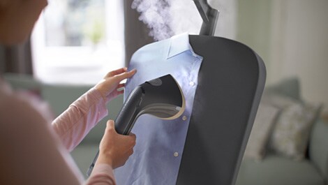 Ein glatter Gewinn – Der neue Philips Stand-Dampfglätter 3000 Series trumpft mit Style(Board)