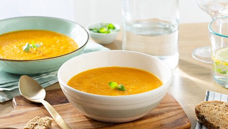 Vorspeise: Cremesuppe aus gebackenen Karotten