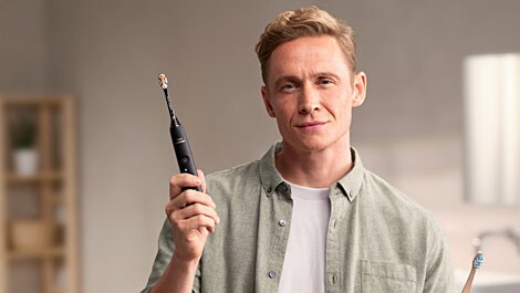 Neue humorvolle Kampagne mit Matthias Schweighöfer als Markenbotschafter
