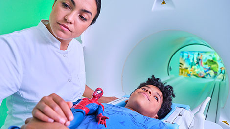 Disney Geschichten und vertraute Charaktere schaffen in Kombination mit Philips Ambient Experience eine beruhigendere Atmosph&auml;re f&uuml;r Kinder w&auml;hrend der MRT-Untersuchung.